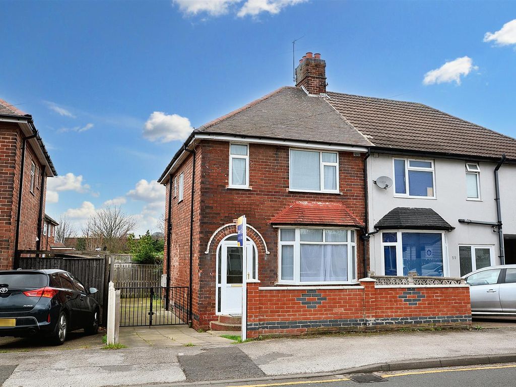 3 bed semidetached house for sale in Lilac Grove, Beeston, Nottingham