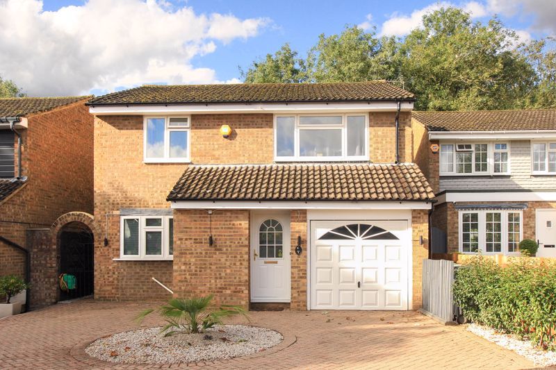 4 bed detached house for sale in Latimer Close, Hemel Hempstead HP2