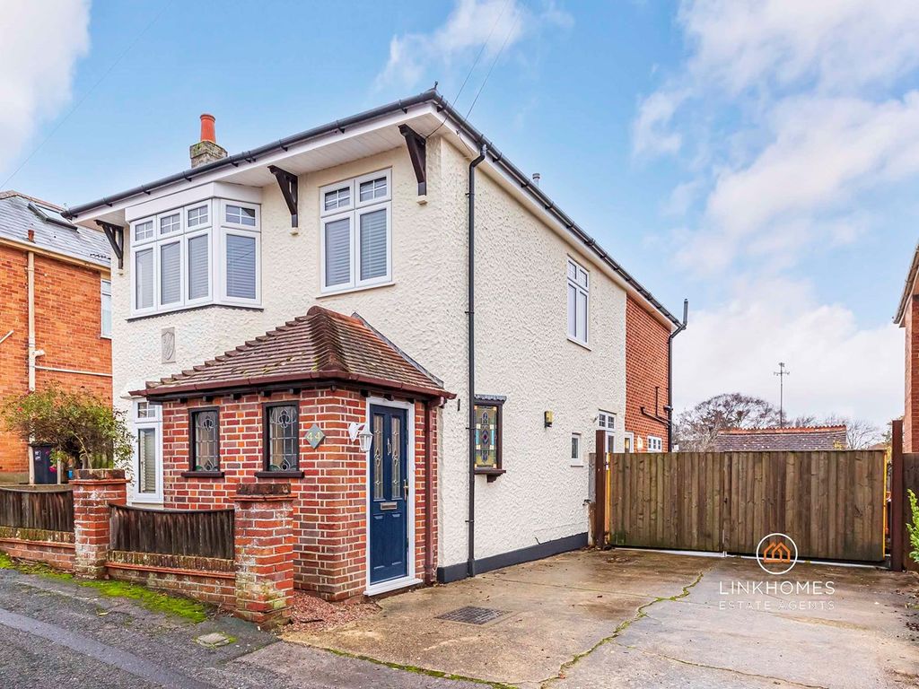 4 bed detached house for sale in Saxonhurst Road, Bournemouth BH10, £