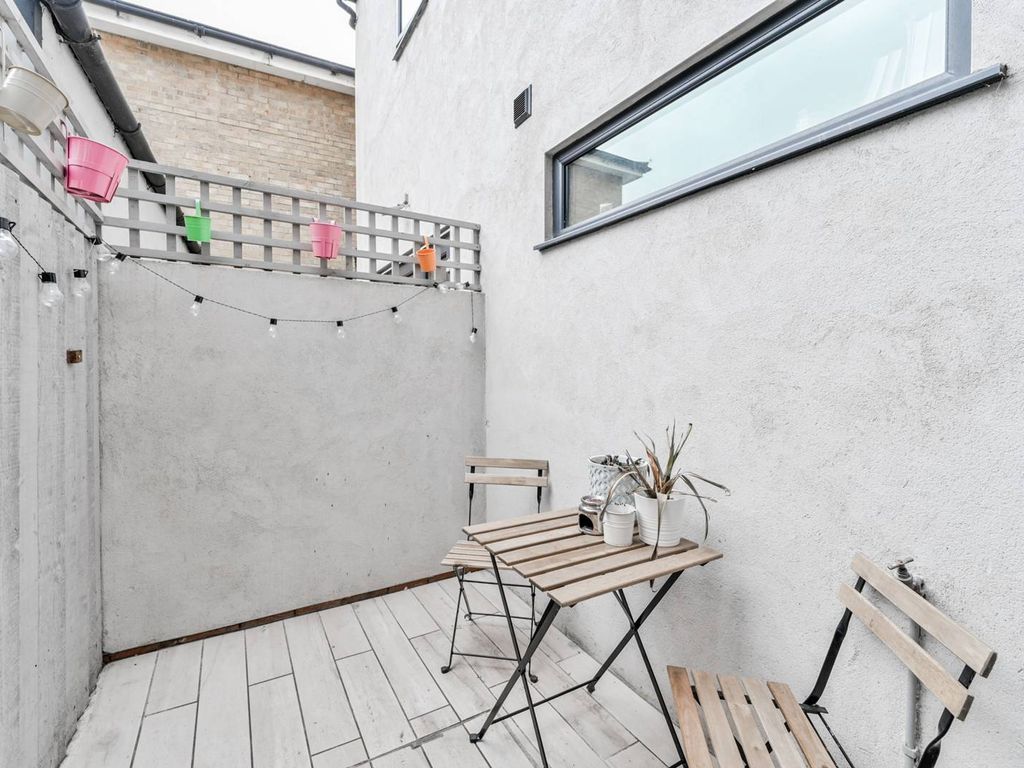 Studio for sale in Queens Road, Walthamstow, London E17 Zoopla