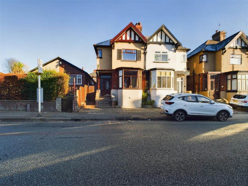 3 bed property for sale in King Street, Dukinfield SK16, £230,000 Zoopla