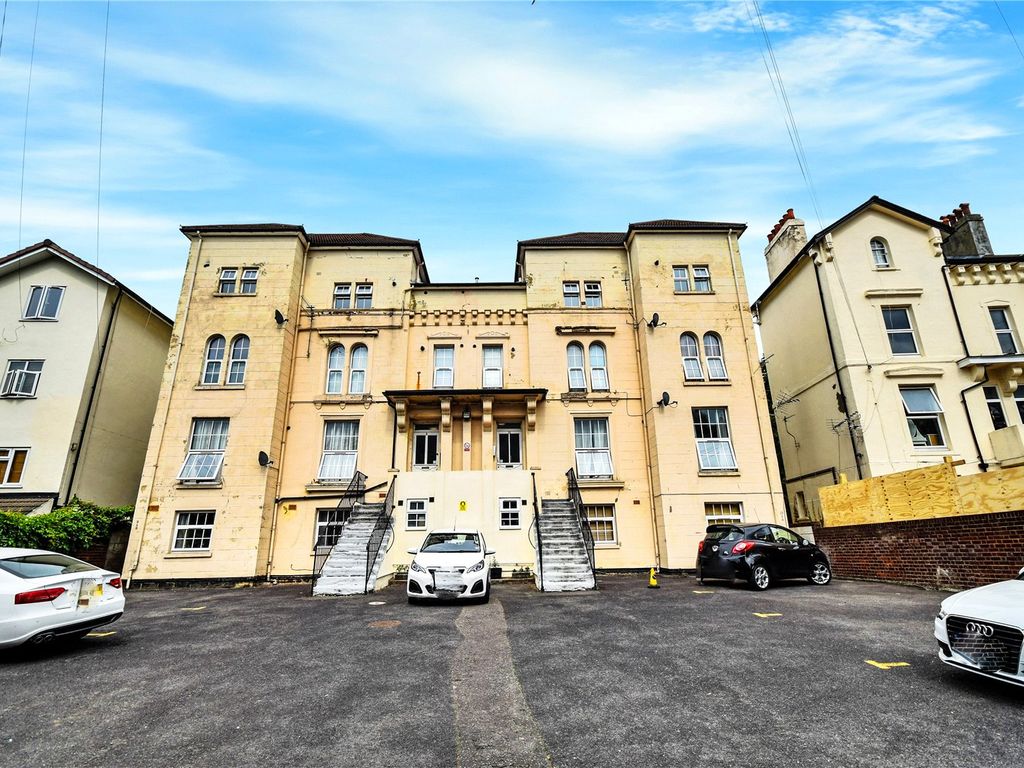 1 bed flat to rent in Cobham Terrace, Bean Road, Greenhithe, Kent DA9