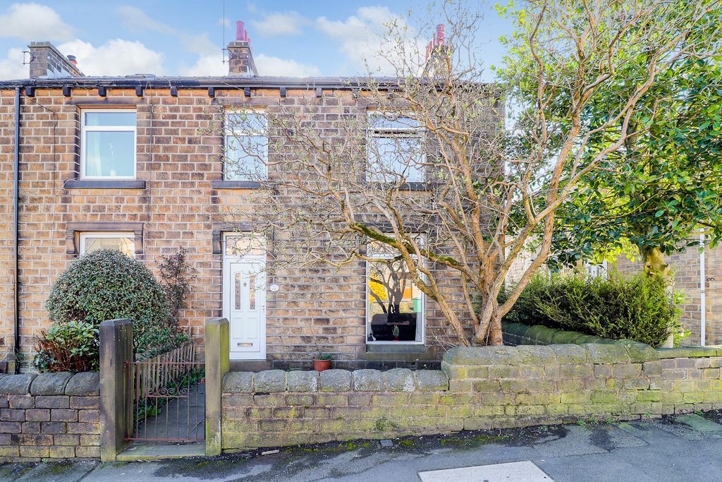 3 bed end terrace house for sale in Cowlersley Lane, Cowlersley