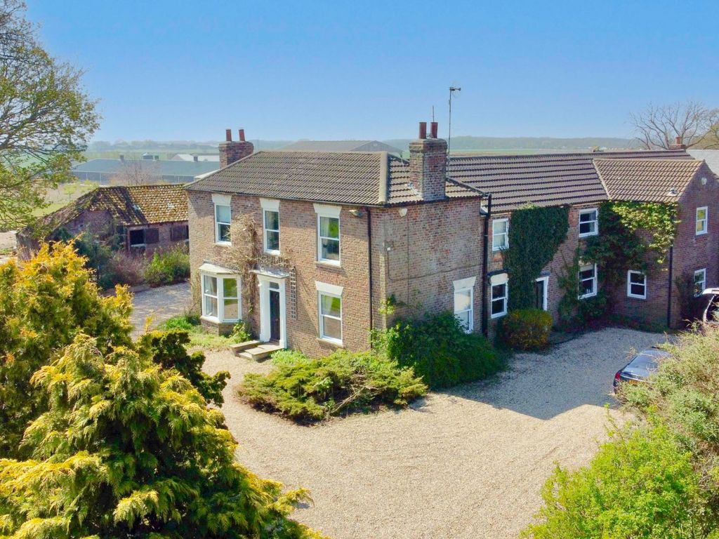 6 bed detached house for sale in Howes Lane, North Frodingham