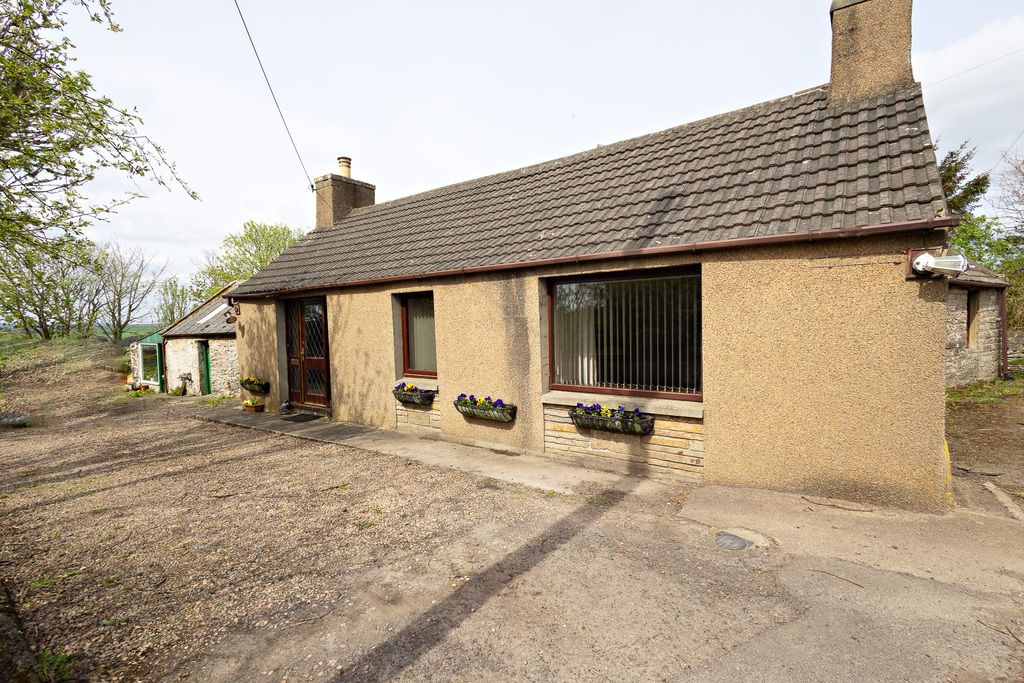 2 bed detached bungalow for sale in Halkirk KW12, £125,000 Zoopla