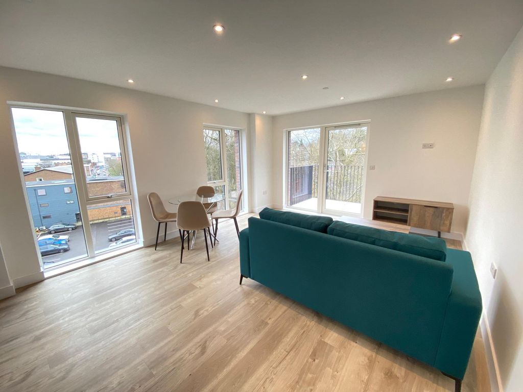 2 bed flat to rent in Dacorum Way, Hemel Hempstead HP1, £1,500 pcm Zoopla