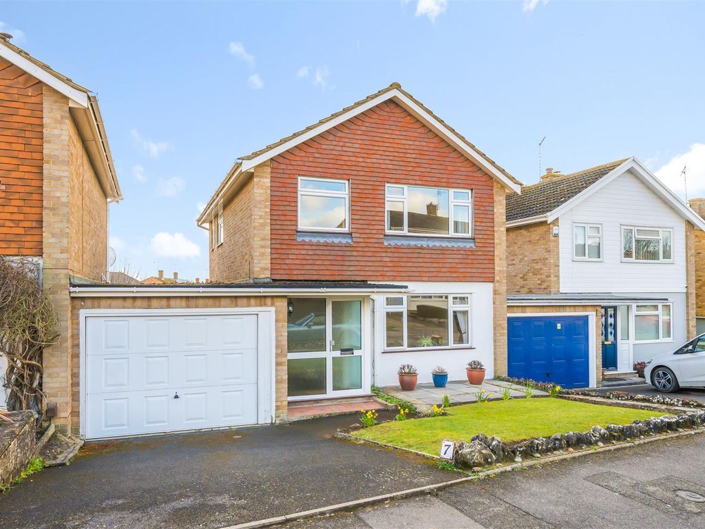 3 bed detached house for sale in Belmont Close, Barming, Maidstone ME16