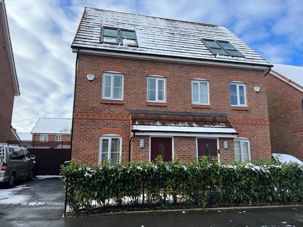 3 bed semidetached house to rent in Wolfberry Drive, Norris Green