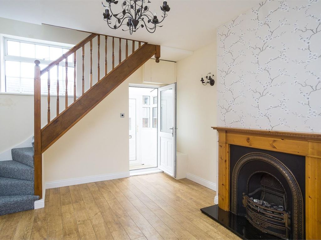 2 bed terraced house to rent in Thompsons Cottages, Princes Avenue