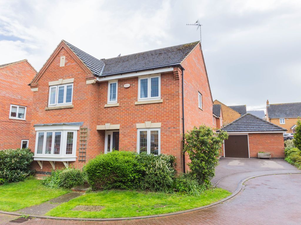 4 bed detached house for sale in Green Close, Irthlingborough