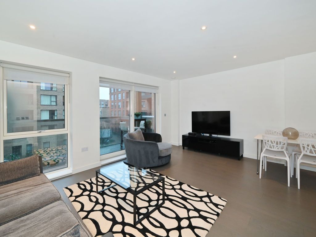 2 bed flat to rent in Lismore Boulevard, Lassen House NW9, £2,250 pcm