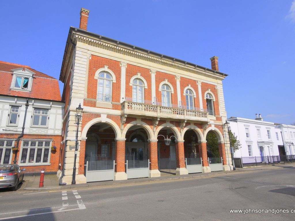 1 bed flat to rent in Old Town Hall, Chertsey KT16 Zoopla