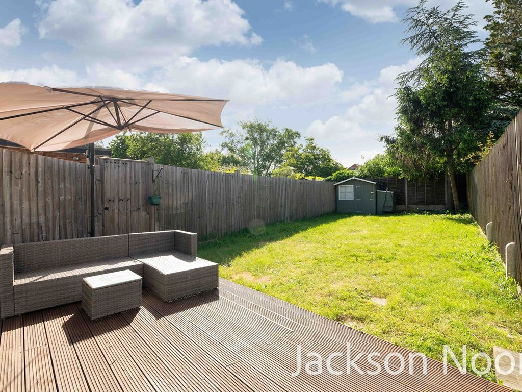 2 bed end terrace house for sale in West Street, Ewell Village KT17, £