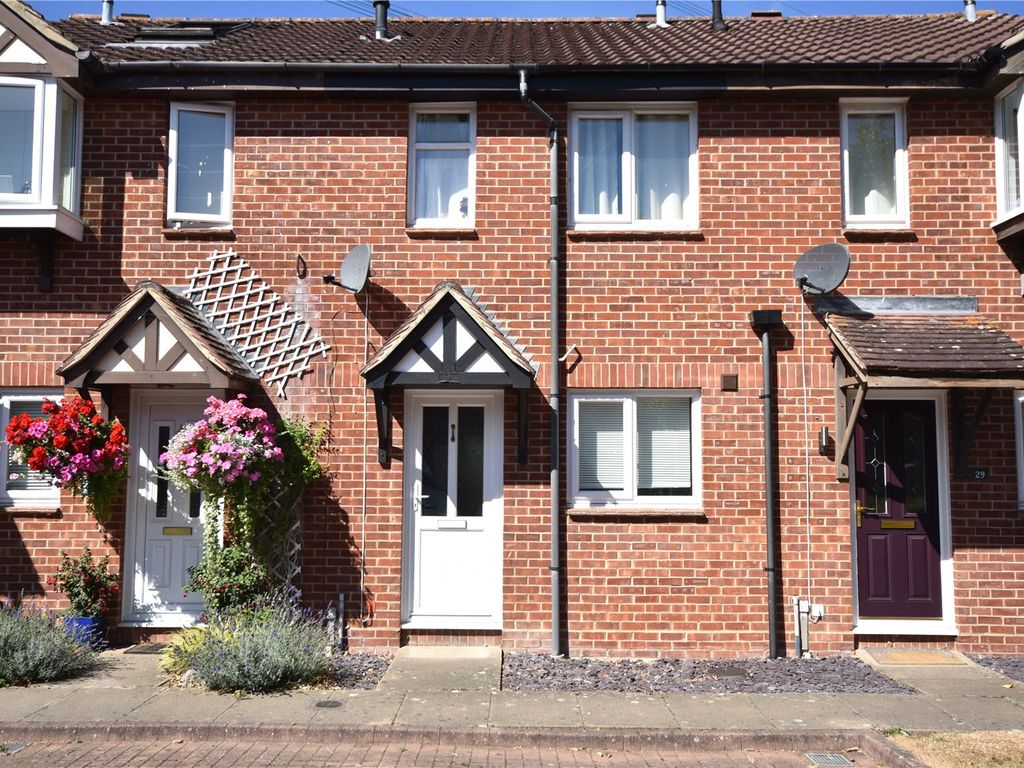 2 bed terraced house to rent in Roding Way, Didcot, Oxfordshire OX11, £