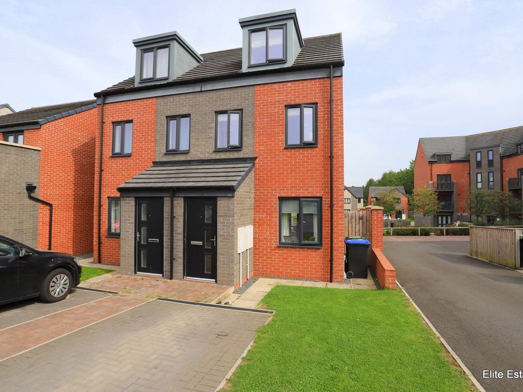 3 bed town house for sale in Straughan Crescent, Aykley Heads, Durham DH1, £219,950 Zoopla