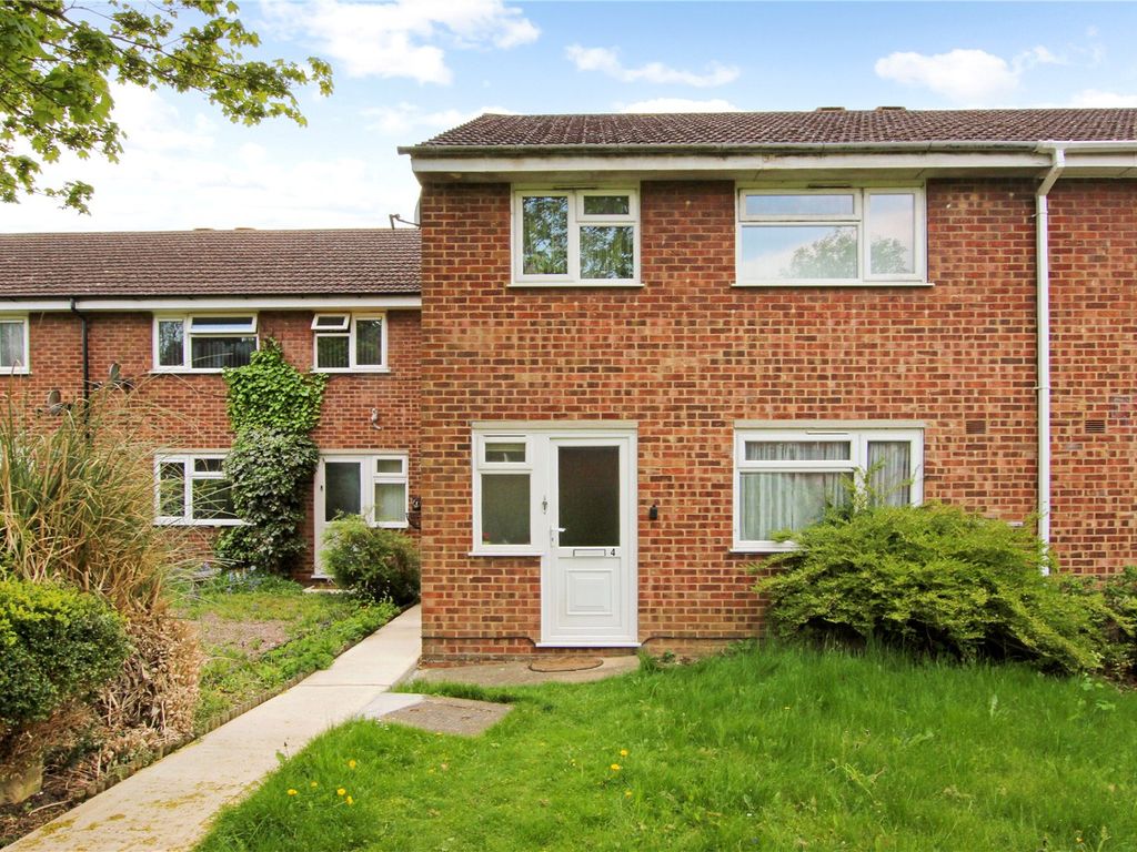 3 bed semidetached house to rent in Providence Place, Bradwell, Milton