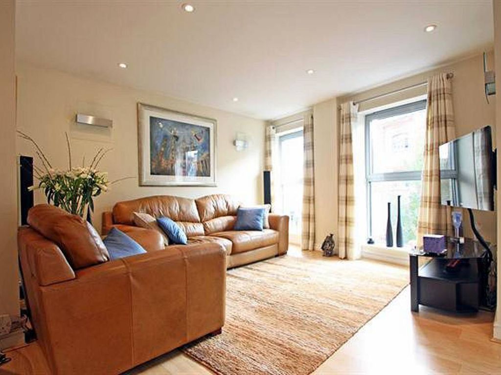 2 bed flat for sale in Battersea Square, Battersea Square, London SW11