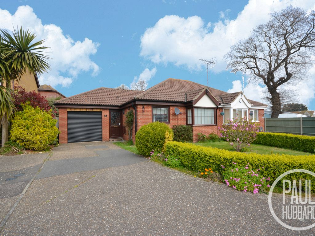 2 bed semidetached bungalow for sale in St Andrews Close, Hopton