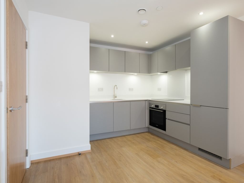 1 bed flat to rent in Well Farm Road, Whyteleafe CR3, £930 pcm Zoopla