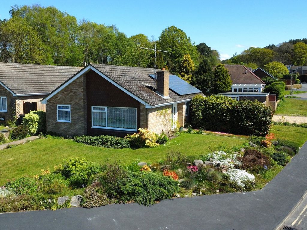 3 bed bungalow for sale in Alphington Avenue, Frimley GU16, £575,000 Zoopla