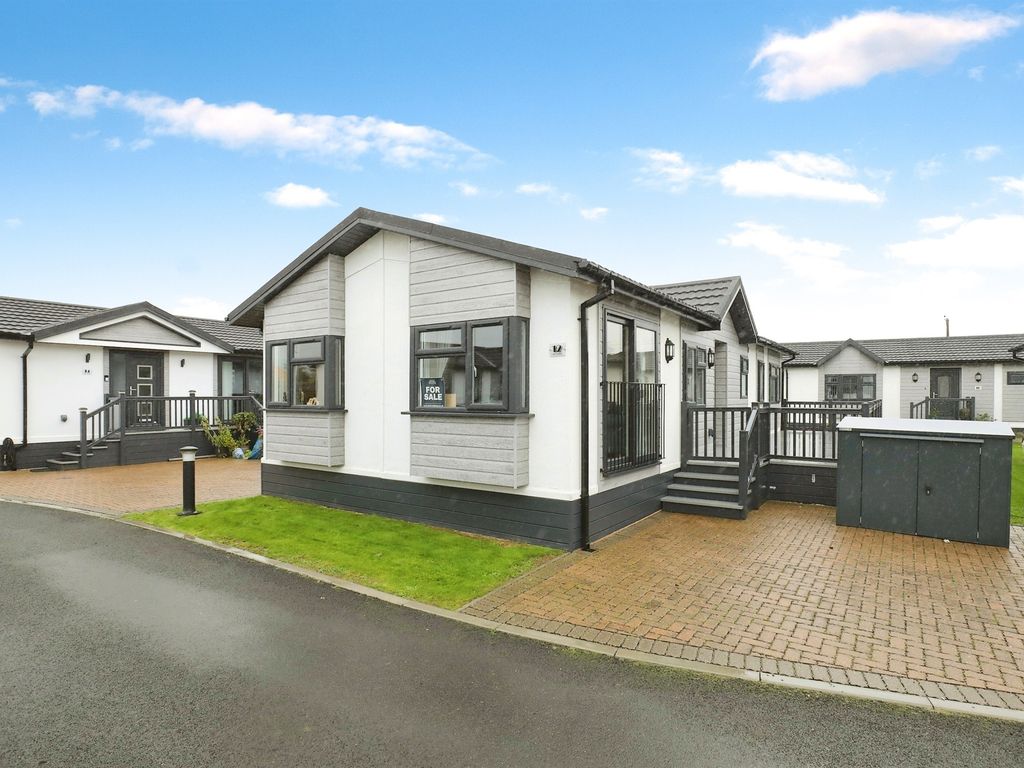New home, 2 bed mobile/park home for sale in Campden Road, Lower Quinton, StratfordUponAvon