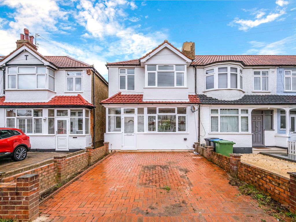 3 bed semidetached house to rent in Largewood Avenue, Surbiton KT6
