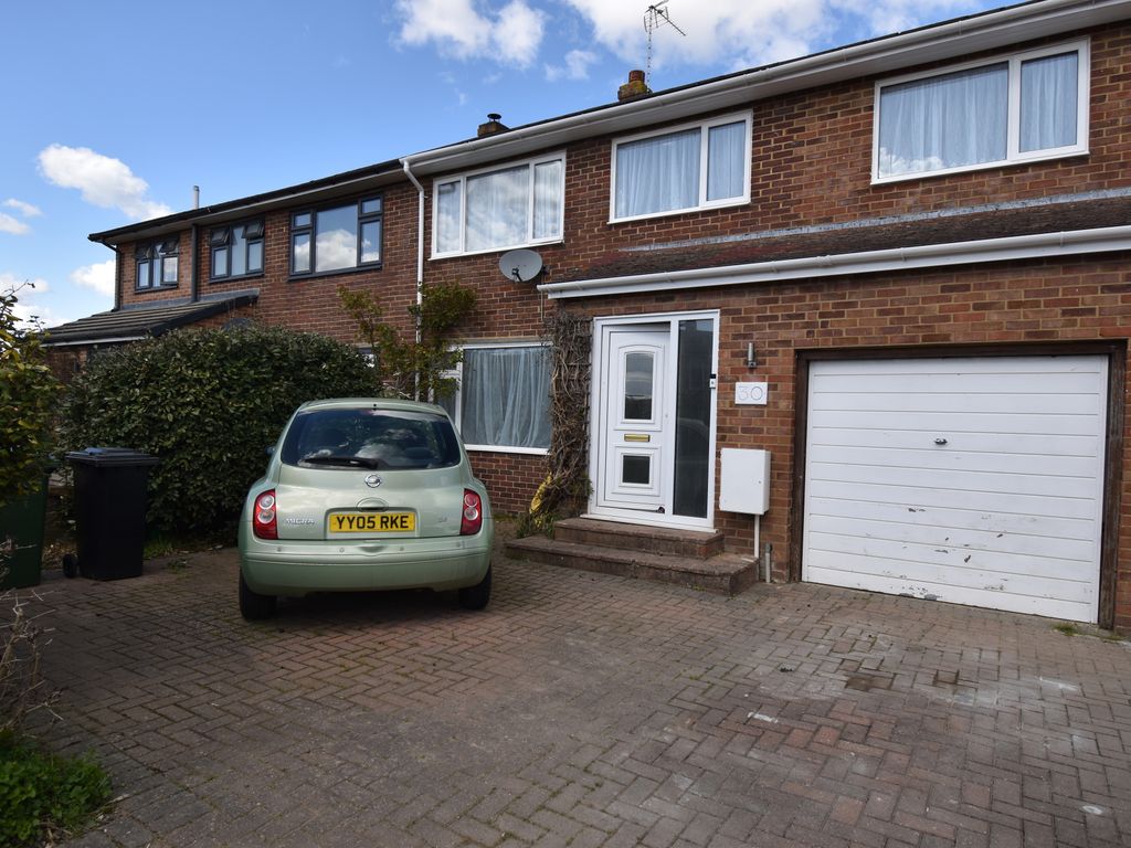 4 bed semidetached house to rent in Gybbon Rise, Staplehurst