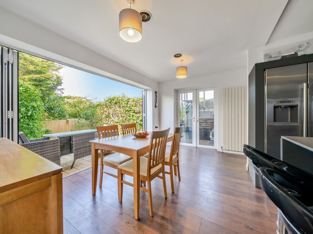 3 bed semidetached house for sale in Garth Road, Morden SM4, £550,000