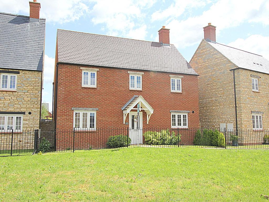 4 bed detached house for sale in Pianoforte Road, Roade, Northampton