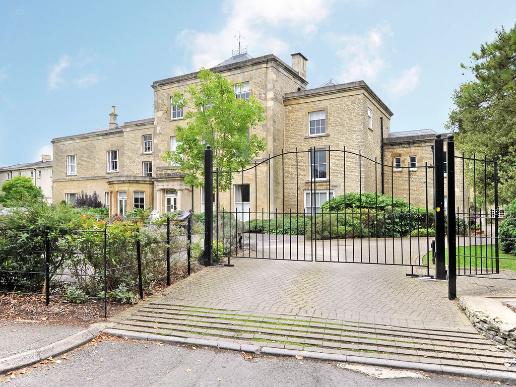 2 bed flat for sale in Chesterton Lane, Cirencester GL7, £215,000 Zoopla