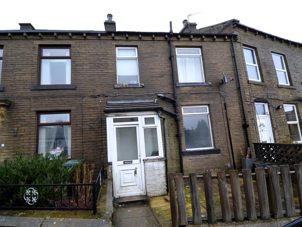2 bed terraced house for sale in Moor Close Lane, Queensbury, Bradford