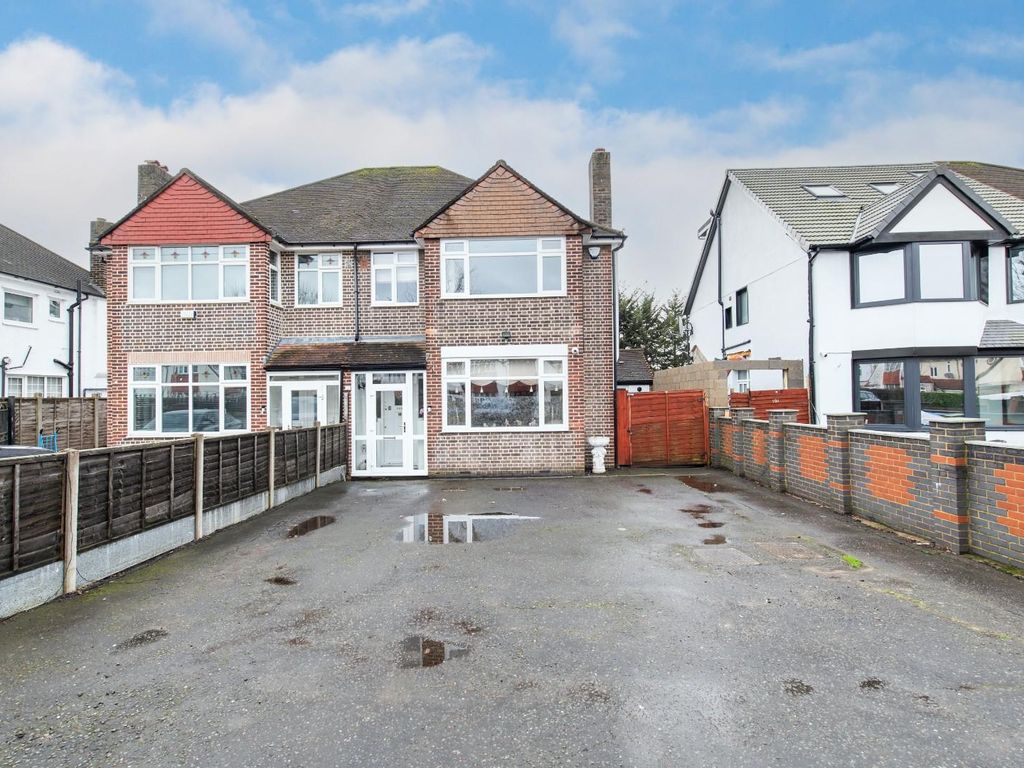 4 bed semidetached house for sale in Sidcup Road, London SE9, £550,000
