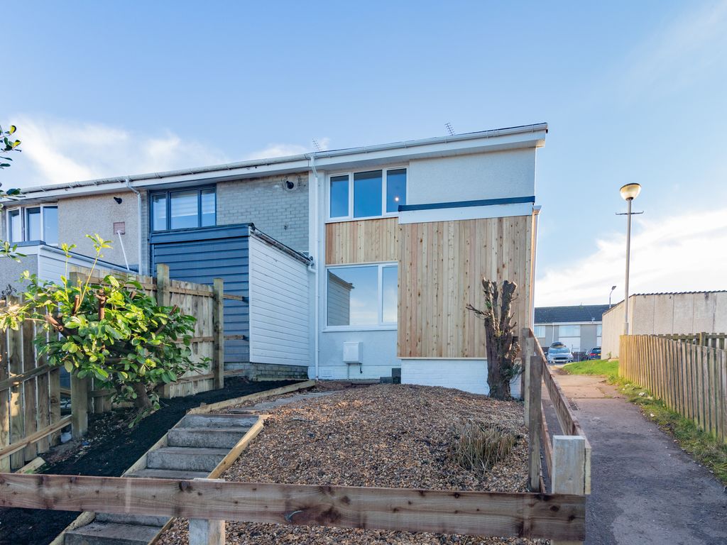 2 bed end terrace house for sale in Lindsay Loan, Lanark, South