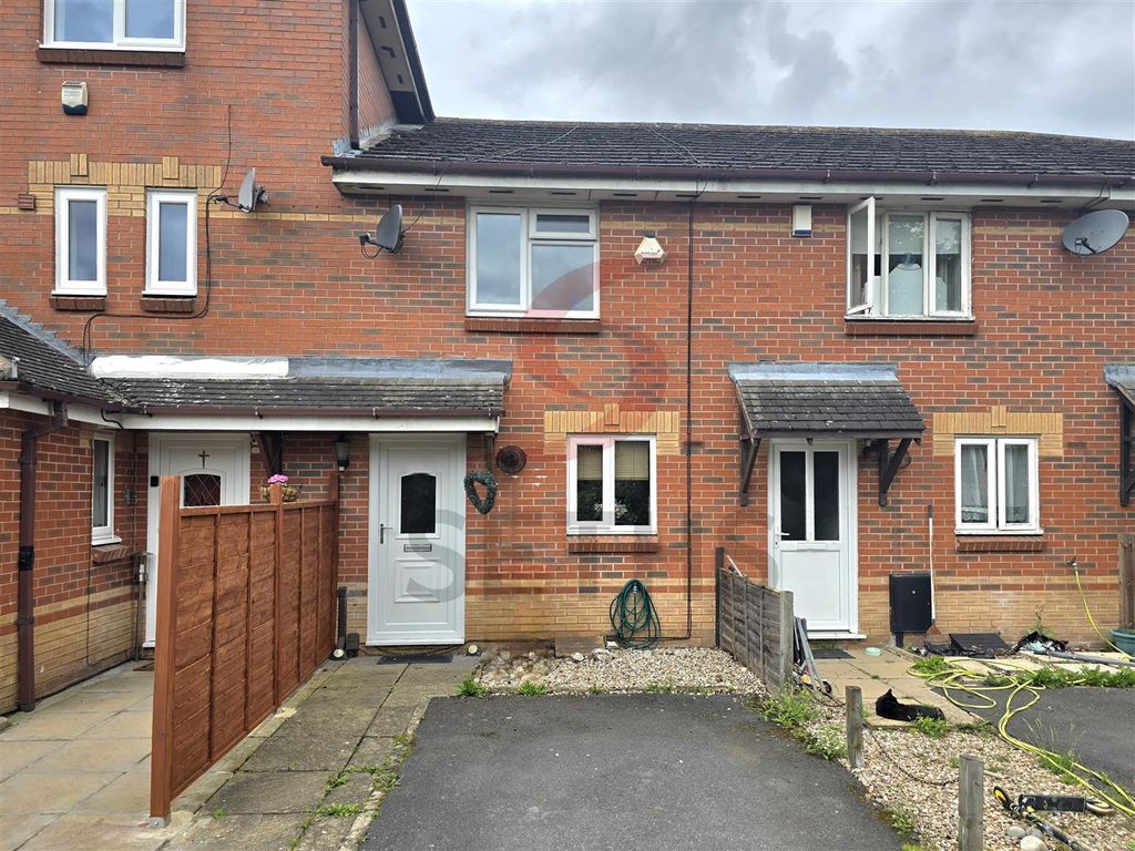 2 bed terraced house to rent in Benskins Oval, Beaumont Leys, Leicester