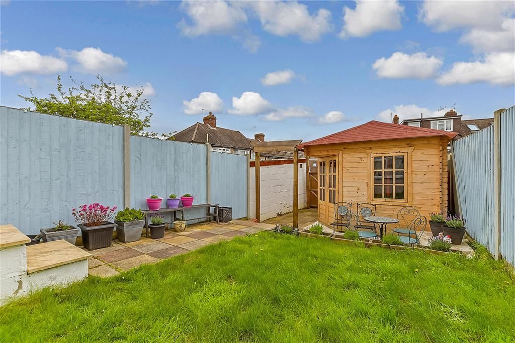 3 bed terraced house for sale in Garth Road, Morden, Surrey SM4, £