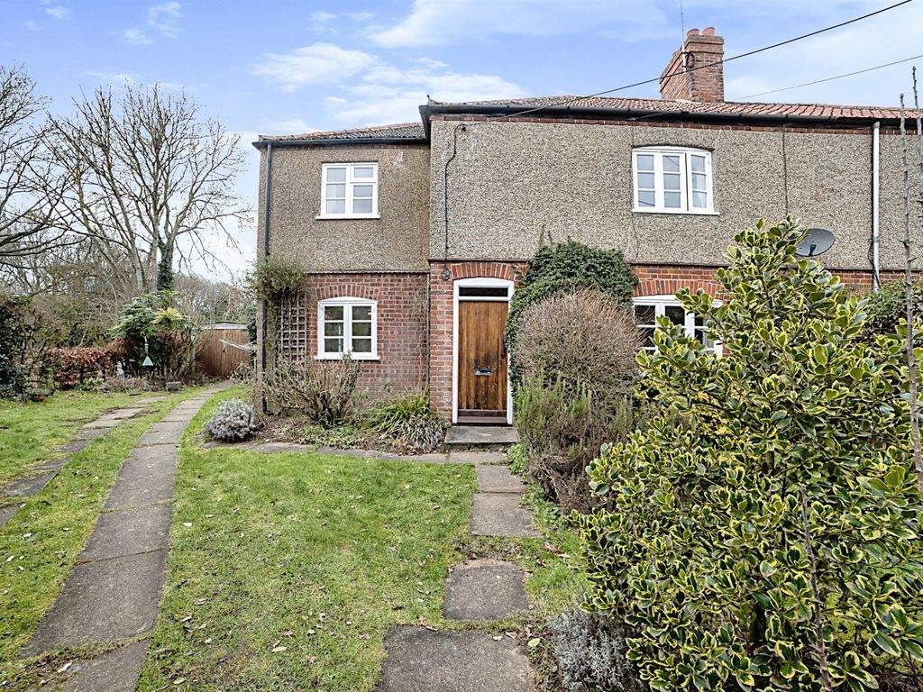 4 bed semidetached house for sale in Commonside, Salle, Norwich NR10