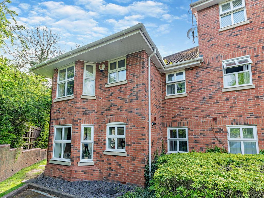 1 bed flat for sale in Crownoakes Drive, Wordsley, Stourbridge DY8, £