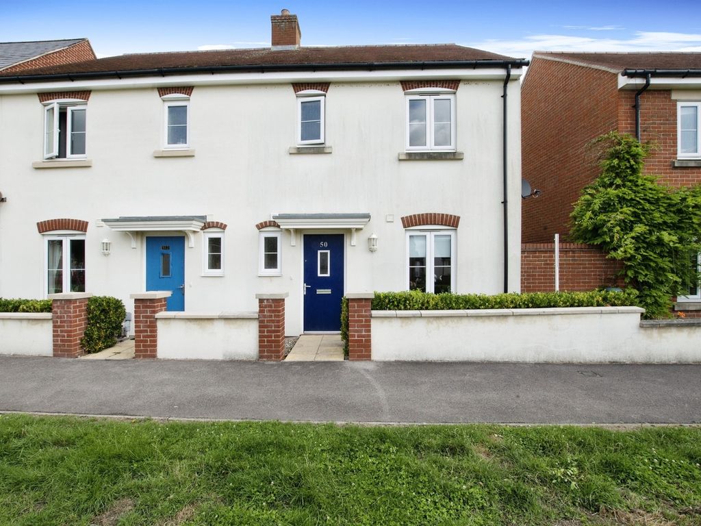 3 bed semidetached house for sale in Holloway Close, Amesbury