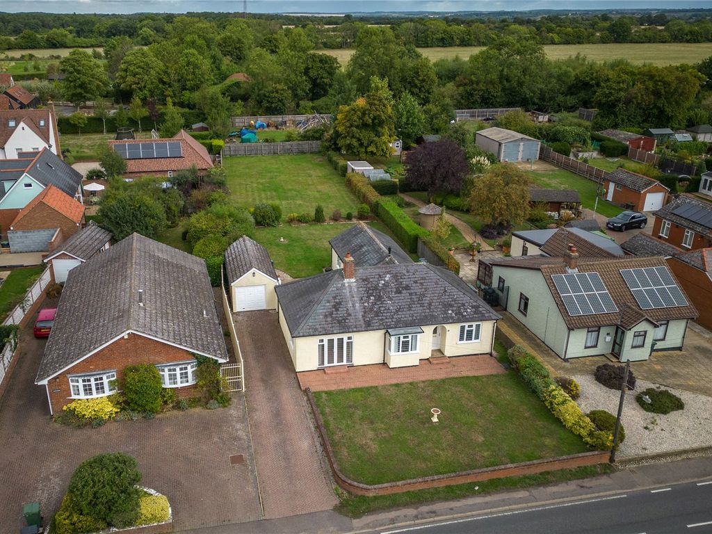 Radwinter Road, Sewards End, Nr Saffron Walden, Essex CB10  