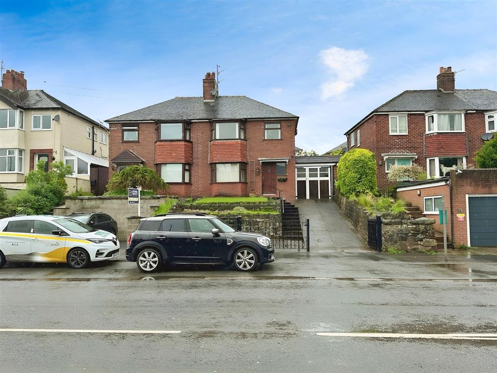 3 bed semidetached house for sale in Newcastle Road, Leek