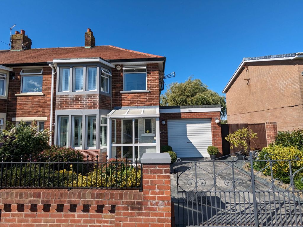 3 bed end terrace house for sale in Kipling Drive, Blackpool FY3, £