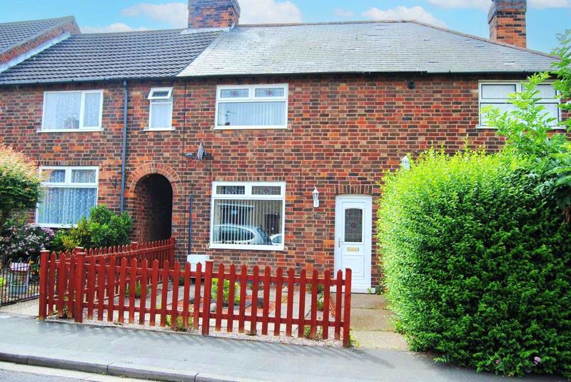 2 bed terraced house to rent in Cowes Road, Grantham NG31, £625 pcm