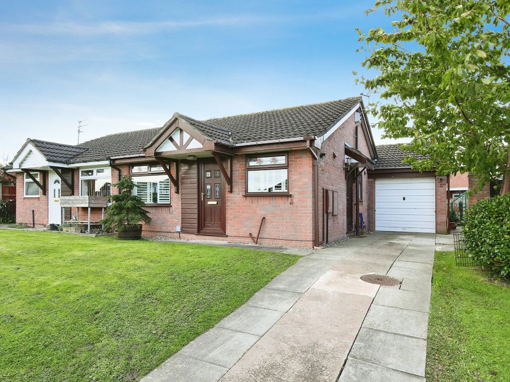 2 bed bungalow for sale in Knights Meadow, Winsford CW7, £180,000 Zoopla