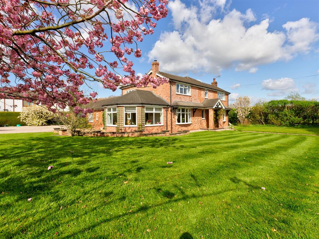 4 bed detached house for sale in Stoneley Green, Burland, Cheshire CW5