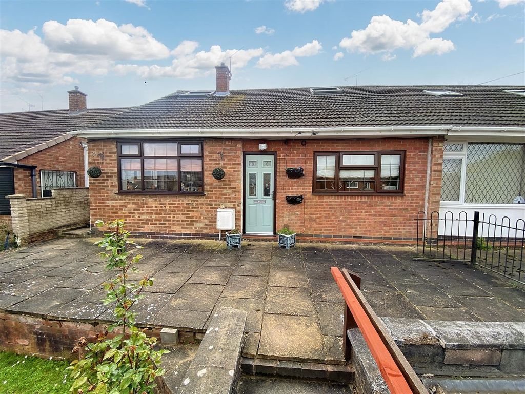 3 bed semidetached bungalow for sale in Mount Nod Way, Mount Nod