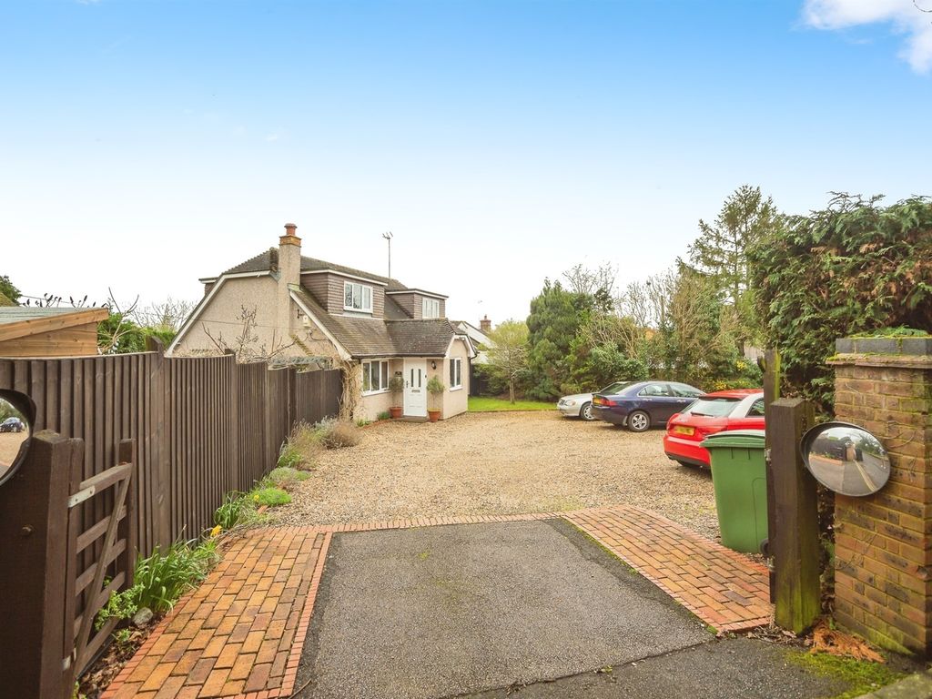 4 bed detached house for sale in Weavering Street, Weavering, Maidstone