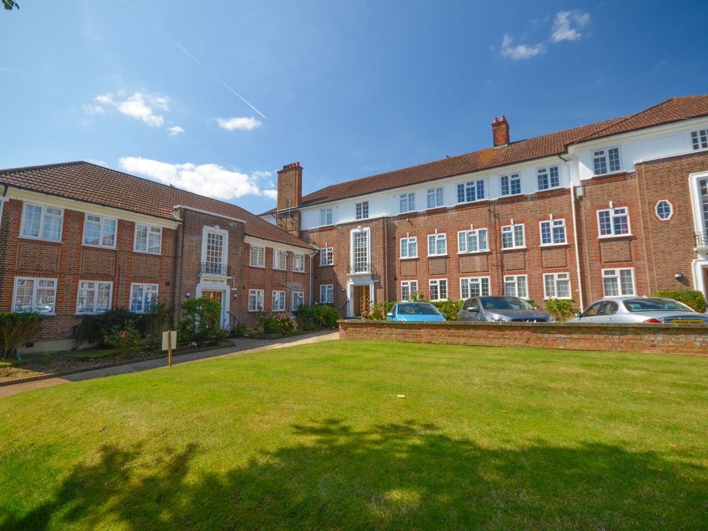 2 bed flat for sale in Arnos Grove Court, Palmers Road, Arnos Grove