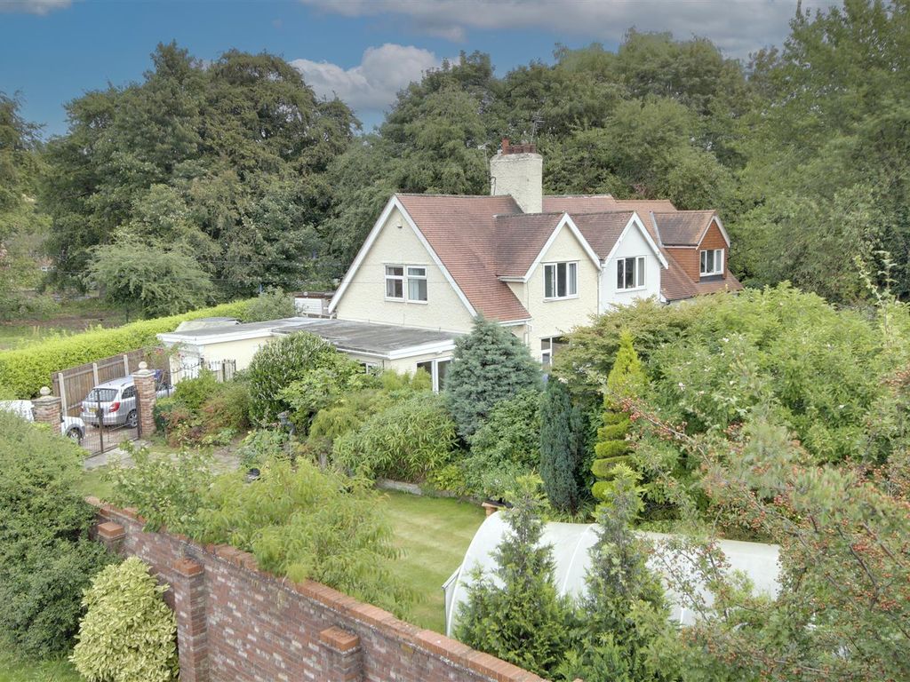 3 bed semidetached house for sale in Gibson Lane North, Melton, North