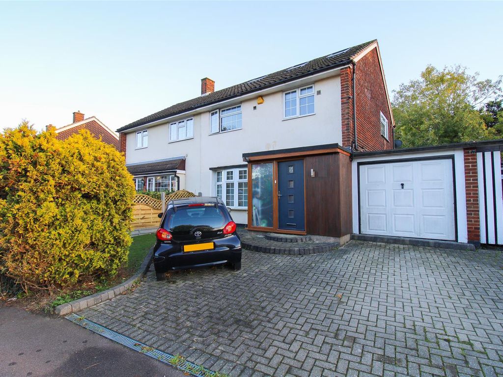 4 bed semidetached house for sale in Chapel Field, Harlow CM17, £