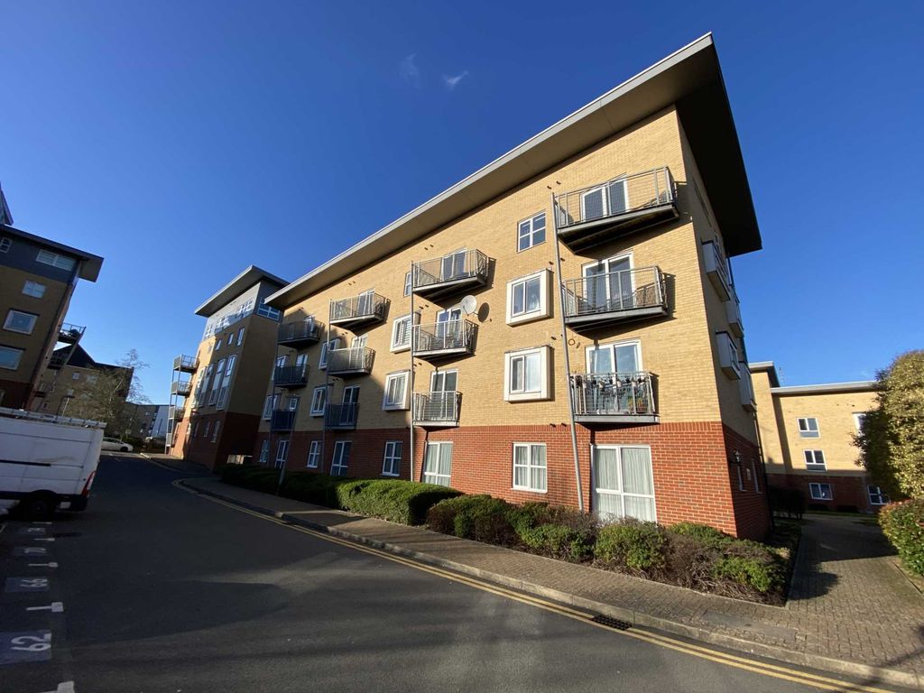 1 bed flat to rent in Whitehall Close, Borehamwood WD6, £1,375 pcm Zoopla